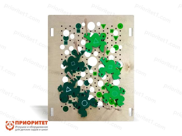 Тактильно-развивающая панель Задорные лягушки - фото 121517323