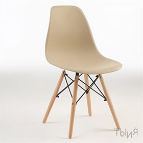 Стул Eames бежевый для садов и школ