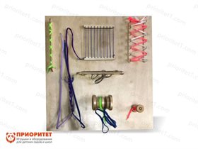 Настенный модуль для развития мелкой моторики Шнурочки