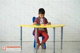 Стол растущий на регулируемых ножках Полукруг
