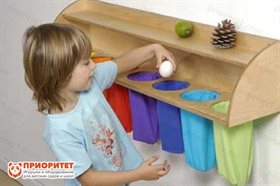 Настенный тактильный модуль с мешочками